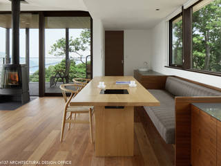 032熱海Oさんの家, atelier137 ARCHITECTURAL DESIGN OFFICE atelier137 ARCHITECTURAL DESIGN OFFICE 모던스타일 다이닝 룸 우드 우드 그레인