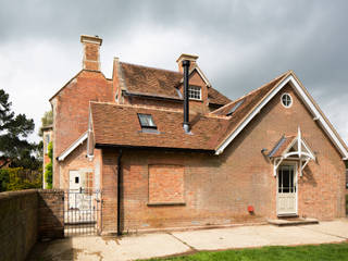Traditional Farmhouse Kitchen Extension, Oxfordshire, HollandGreen HollandGreen Дома в стиле кантри
