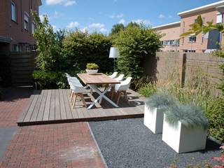 Moderne tuin in Nieuw-Vennep, Biesot Biesot Modern Garden