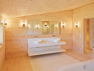 Bauernhof am Mondsee SilvestrinDesign Badezimmer im Landhausstil