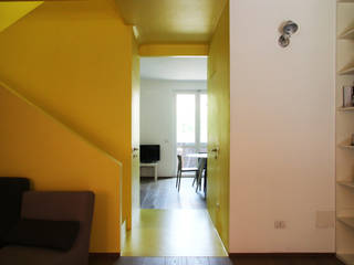 Casa AP, Sergio Virdis architetto Sergio Virdis architetto Modern corridor, hallway & stairs