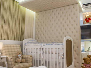 Quarto de Bebê, LM Arquitetura LM Arquitetura Dormitorios infantiles de estilo clásico