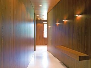 Privat Haus St. Gilgen, Austria, SilvestrinDesign SilvestrinDesign モダンスタイルの 玄関&廊下&階段