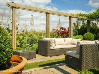 Pergola and Seating Matt Nichol Garden Design Ltd. Country style garden Furniture