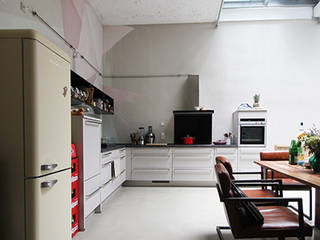 Umbau einer Schreinerei zu Lofts - "Loft 3", tbia - Thomas Bieber InnenArchitekten tbia - Thomas Bieber InnenArchitekten Industrial style kitchen