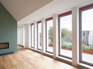 Dachwohnung Köln, Bachmann Badie Architekten Bachmann Badie Architekten モダンデザインの リビング