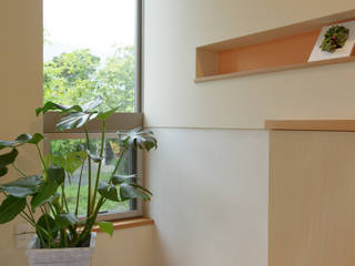 house in Ishikawauchi, とやま建築デザイン室 とやま建築デザイン室 Corredores, halls e escadas modernos