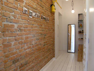 Mieszkanie w kamienicy, Mint&Brisk Mint&Brisk Scandinavian style corridor, hallway& stairs