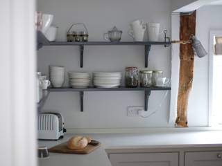 The Thatched Cottage, Suffolk | Modern Soft Grey Country Cottage Kitchen, Humphrey Munson Humphrey Munson Country style kitchen
