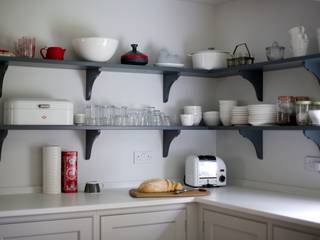 The Thatched Cottage, Suffolk | Modern Soft Grey Country Cottage Kitchen, Humphrey Munson Humphrey Munson Country style kitchen