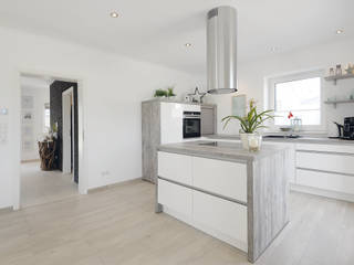 Danhaus SCHÖNHAGEN, Danhaus GmbH Danhaus GmbH Modern kitchen