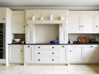 Brewer's House | Stunning Light and Airy Kitchen, Humphrey Munson Humphrey Munson Classic style kitchen