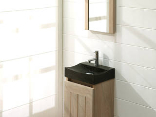 Gäste-WC aus Vollholz Base-Terra, F&F Floor and Furniture F&F Floor and Furniture 北欧スタイルの お風呂・バスルーム