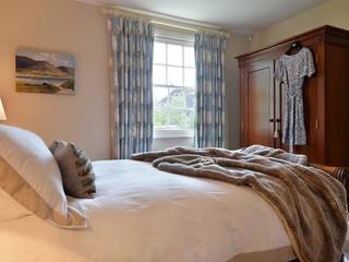 Restful Master Bedroom, Natalie Davies Interior Design Natalie Davies Interior Design Moderne slaapkamers