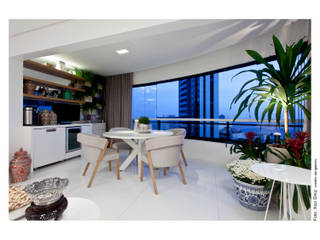 Apartamento em Ondina, Spinola+Carvalho Arquitetura Spinola+Carvalho Arquitetura ห้องนั่งเล่น