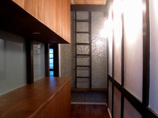 京都平屋の民家改修, あお建築設計 あお建築設計 クラシカルな 壁&床 白色