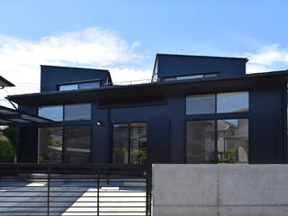 LIGHT COURT HOUSE, FURUKAWA DESIGN OFFICE FURUKAWA DESIGN OFFICE 現代房屋設計點子、靈感 & 圖片