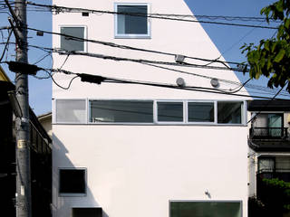 アトリエハコ建築設計事務所／atelier HAKO architects: modern tarz , Modern