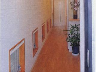 石坂の家, 加藤將己／将建築設計事務所 加藤將己／将建築設計事務所 Modern corridor, hallway & stairs