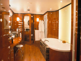 Yacht 46m, SilvestrinDesign SilvestrinDesign Modern Bathroom