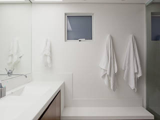 Apartamento Bonsai - Meireles Pavan Arquitetura, Meireles Pavan arquitetura Meireles Pavan arquitetura Minimalist bathroom