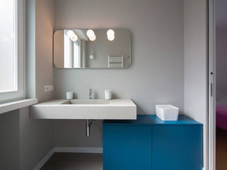 Radiant White, ristrutturami ristrutturami Minimalist bathroom