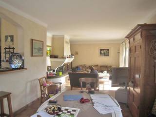 Modernisation d'une maison provençale, Sarah Archi In' Sarah Archi In' Rustic style living room