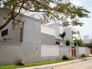 RESIDENCE FOR MRS. & MR. VASUKI RAJAGOPALAN, Muraliarchitects Muraliarchitects Casas modernas: Ideas, imágenes y decoración