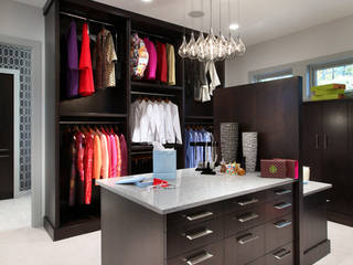 Walk in Wardrobe homify Modern dressing room Wardrobes & drawers