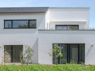 Haus MA in Donzdorf, architekturlabor architekturlabor Minimalistischer Balkon, Veranda & Terrasse