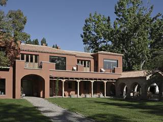 Chalet Atamisque, Bórmida & Yanzón arquitectos Bórmida & Yanzón arquitectos Rustikale Häuser