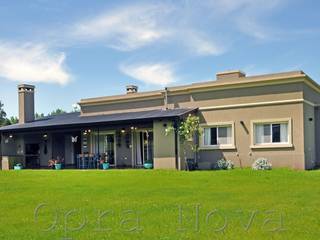 Fachada Contrafrente Opra Nova - Arquitectos - Buenos Aires - Zona Oeste Casas de estilo rural