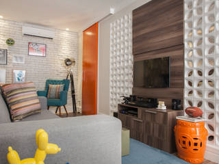 Biarari e Rodrigues Arquitetura e Interiores Living roomShelves Keramik Orange