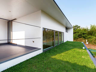 haus-turf, 一級建築士事務所haus 一級建築士事務所haus Skandinavischer Balkon, Veranda & Terrasse