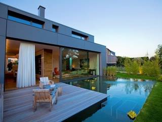 homify Modern Pool