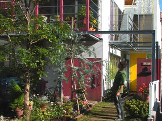 ミモザの木から発想した家, ユミラ建築設計室 ユミラ建築設計室 Modern Garden