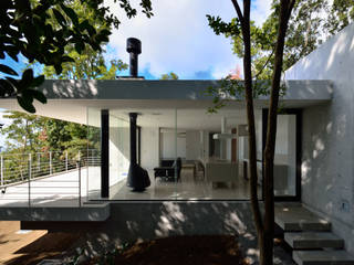 霧島の別荘, アトリエ環 建築設計事務所 アトリエ環 建築設計事務所 Casas modernas