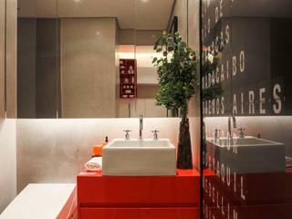 homify Modern bathroom