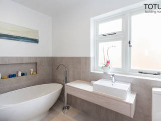 New life for a 1920s home - extension and full renovation, Thames Ditton, Surrey, TOTUS TOTUS Modern bathroom