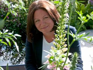 RHS CHELSEA 2015 - BEST FRESH GARDEN - PEOPLE'S CHOICE AWARD, Ruth Willmott Ruth Willmott Classic style garden