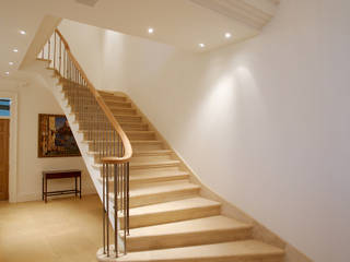 Private Residence - West Sussex, Artisans of Devizes Artisans of Devizes Classic style corridor, hallway and stairs