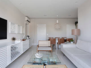 Apartamento CAC, Yamagata Arquitetura Yamagata Arquitetura Minimalistische Wohnzimmer