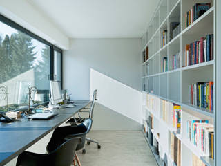 einfamilienhaus am wörthsee , gramming rosenmüller architekten gramming rosenmüller architekten ห้องทำงาน/อ่านหนังสือ