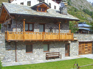 Villa in stile rurale a La Thuile (AO), Eddy Cretaz Architetttura Eddy Cretaz Architetttura ラスティックな 家