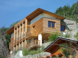 Villa in legno ad Aosta (AO), Eddy Cretaz Architetttura Eddy Cretaz Architetttura บ้านและที่อยู่อาศัย