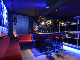 Home Entertainment Rooms: modern  by Chase Furniture, Modern   