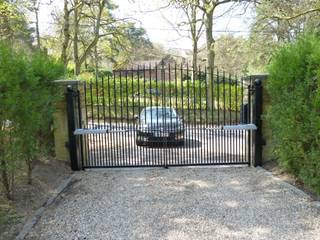 Metal Electric Gates with above ground motors, Portcullis Electric Gates Portcullis Electric Gates Garden
