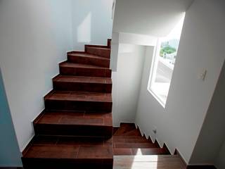 Casa Pitahayas 4 Lote 1, Zibatá, El Marqués, Querétaro, JF ARQUITECTOS JF ARQUITECTOS Corridor, hallway & stairsStairs Wood effect
