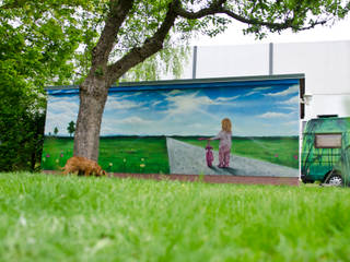 Garagentor Illusionsmalerei, Bombye Kreation Bombye Kreation Classic style garden