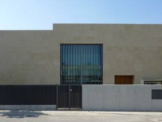 Vivienda unifamiliar con piscina, Glaria Estudio Arquitectura SL Glaria Estudio Arquitectura SL Modern home Stone